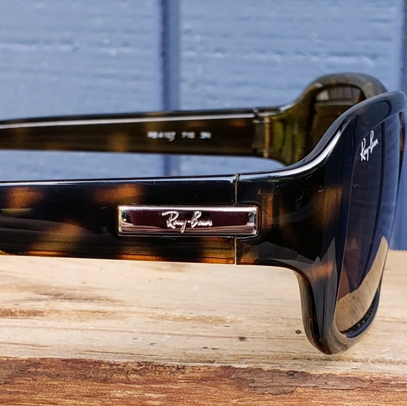 Ray-Ban tortoise shell, unisex. RB4107, comes w/case and cleaning cloth. EUC - Picture 12 of 15